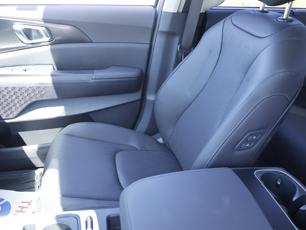 New 2027 Kia Carnival SX w/ Dark Edition Package FWD image 30
