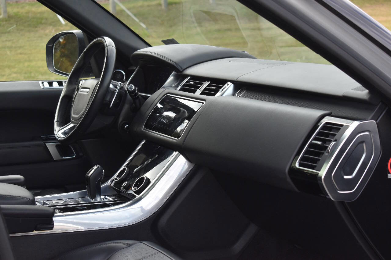 Used 2018 Land Rover Range Rover Sport HSE Dynamic image 17