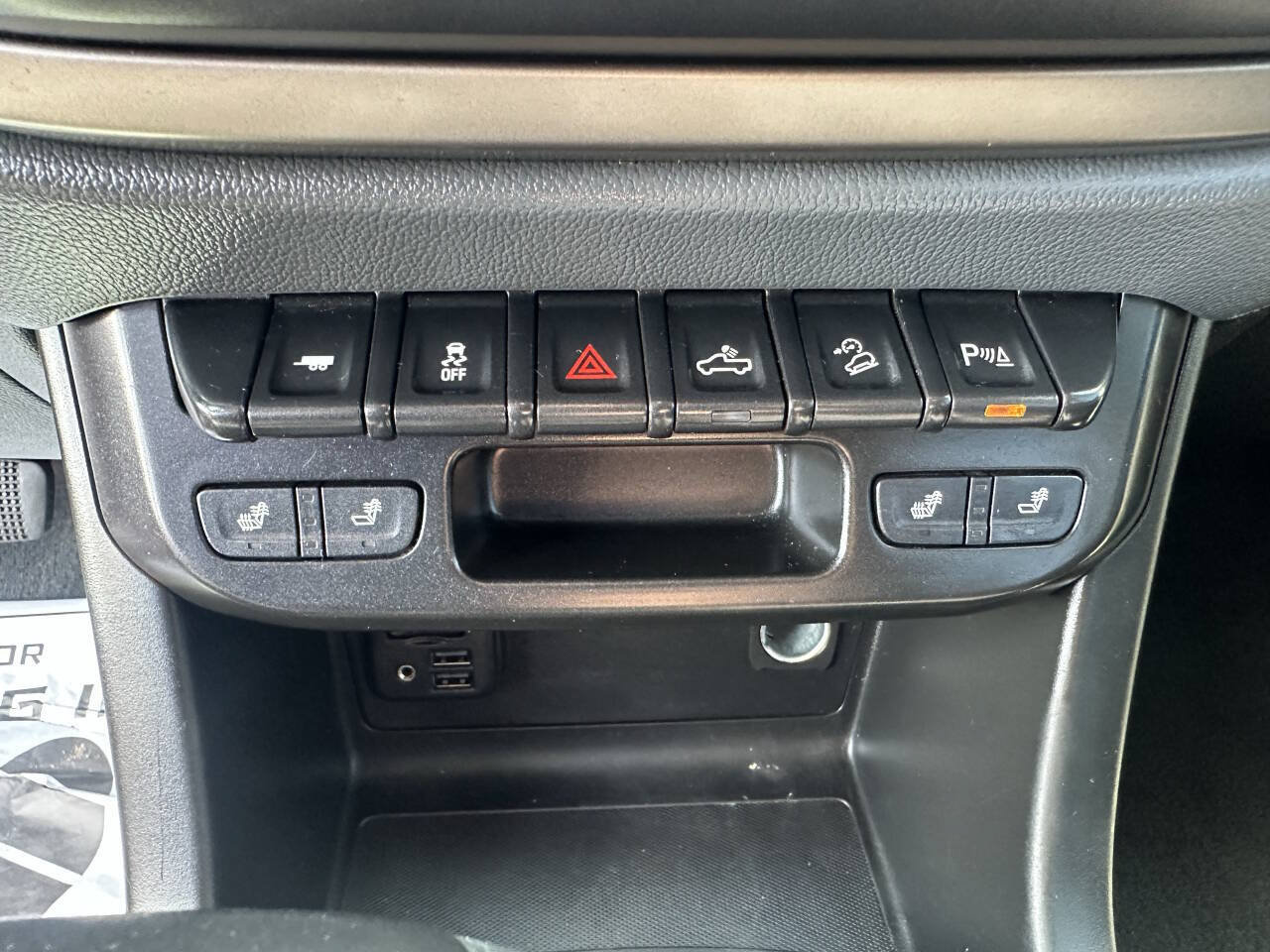 Used 2021 Chevrolet Colorado Z71 AWD/4WD image 31