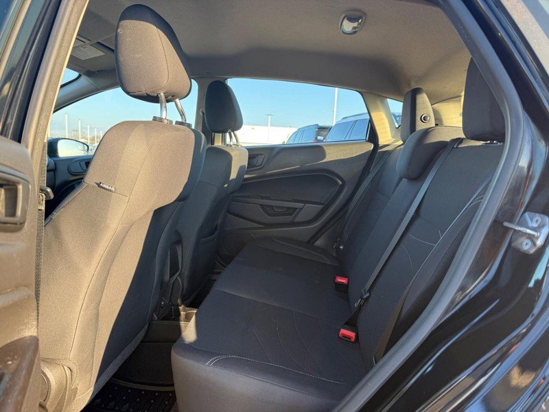 Used 2018 Ford Fiesta SE image 8
