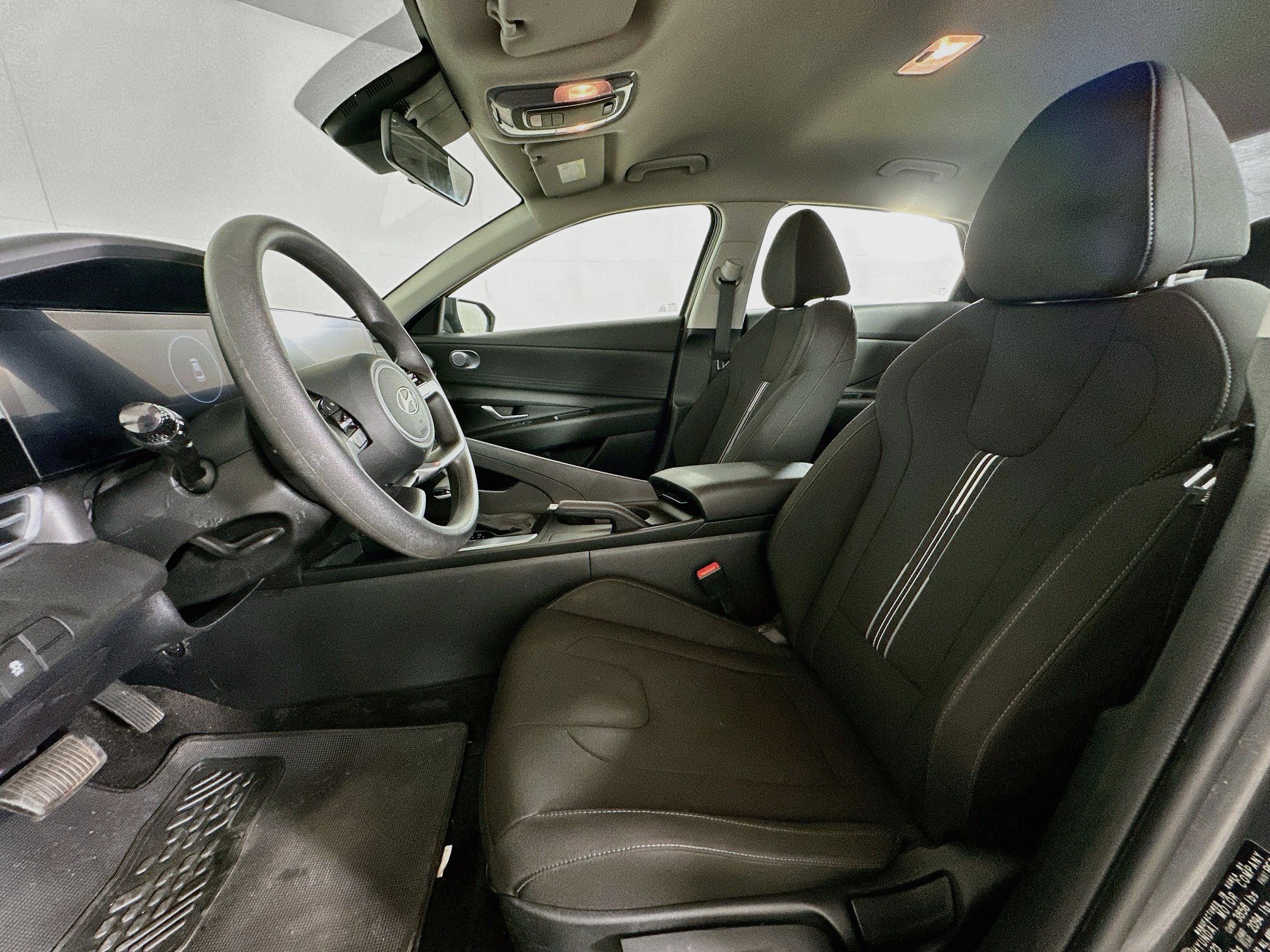 Used 2024 Hyundai Elantra SEL FWD image 13