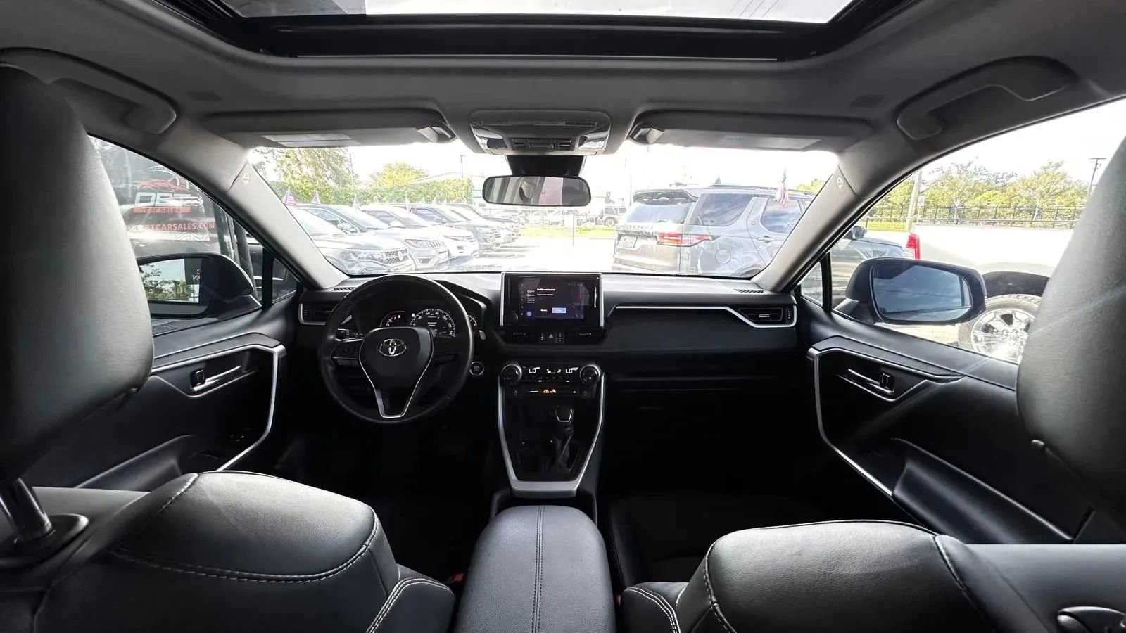 Used 2023 Toyota RAV4 XLE Premium image 13