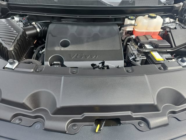 Used 2023 Chevrolet Traverse LS w/ Safety Package FWD image 22