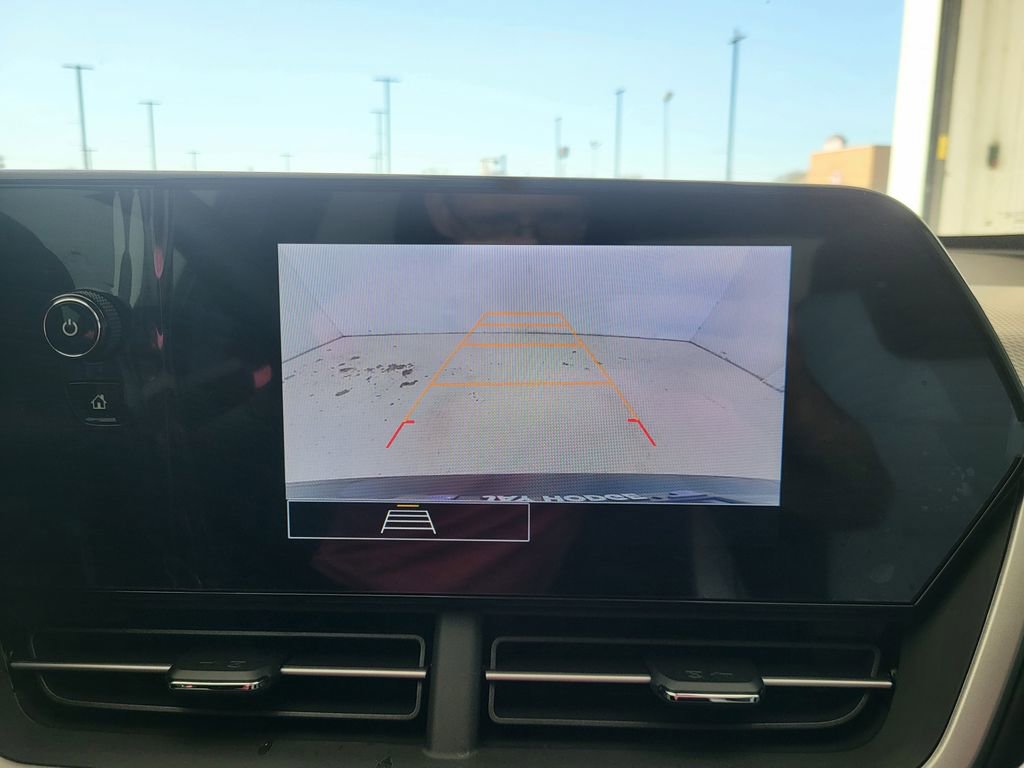 New 2026 Chevrolet Trax RS w/ Sunroof Package image 8