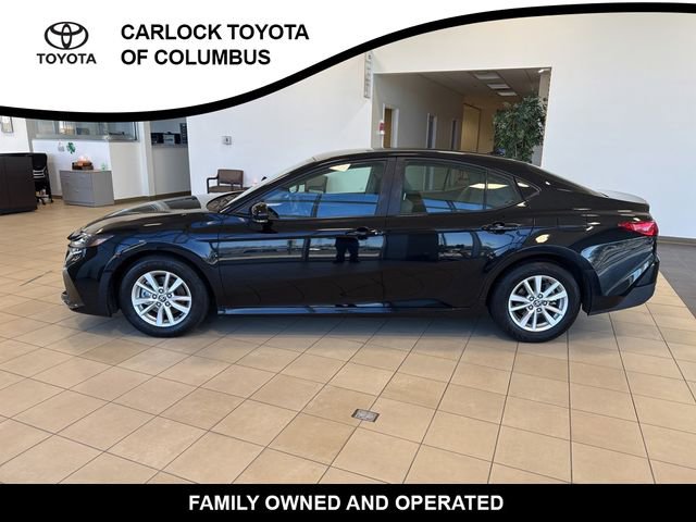 Used 2025 Toyota Camry LE image 1