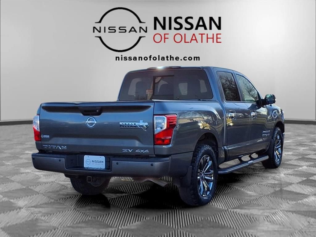 Used 2017 Nissan Titan SV image 27