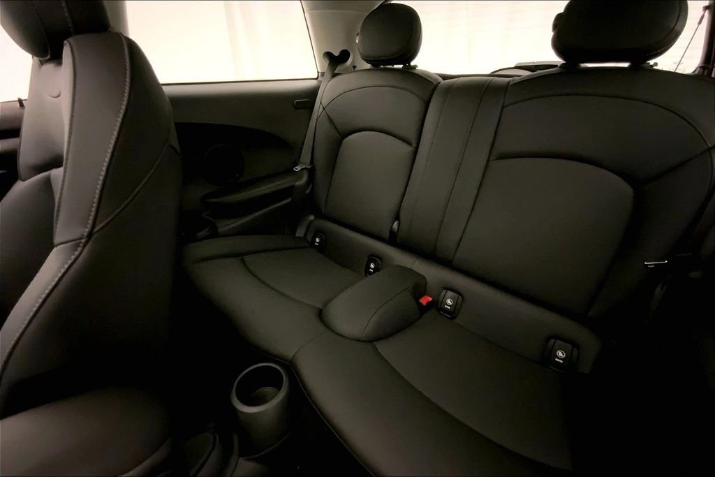 Certified 2024 MINI Cooper 2-Door Hardtop image 14