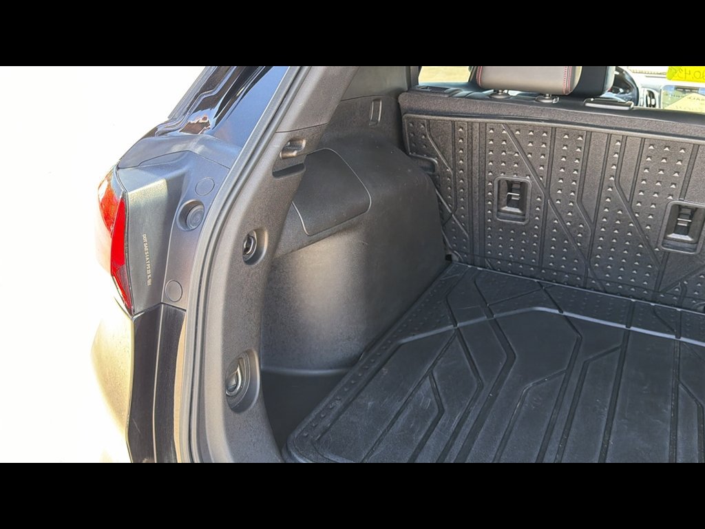 Used 2022 Chevrolet Equinox RS w/ Infotainment Package FWD image 28