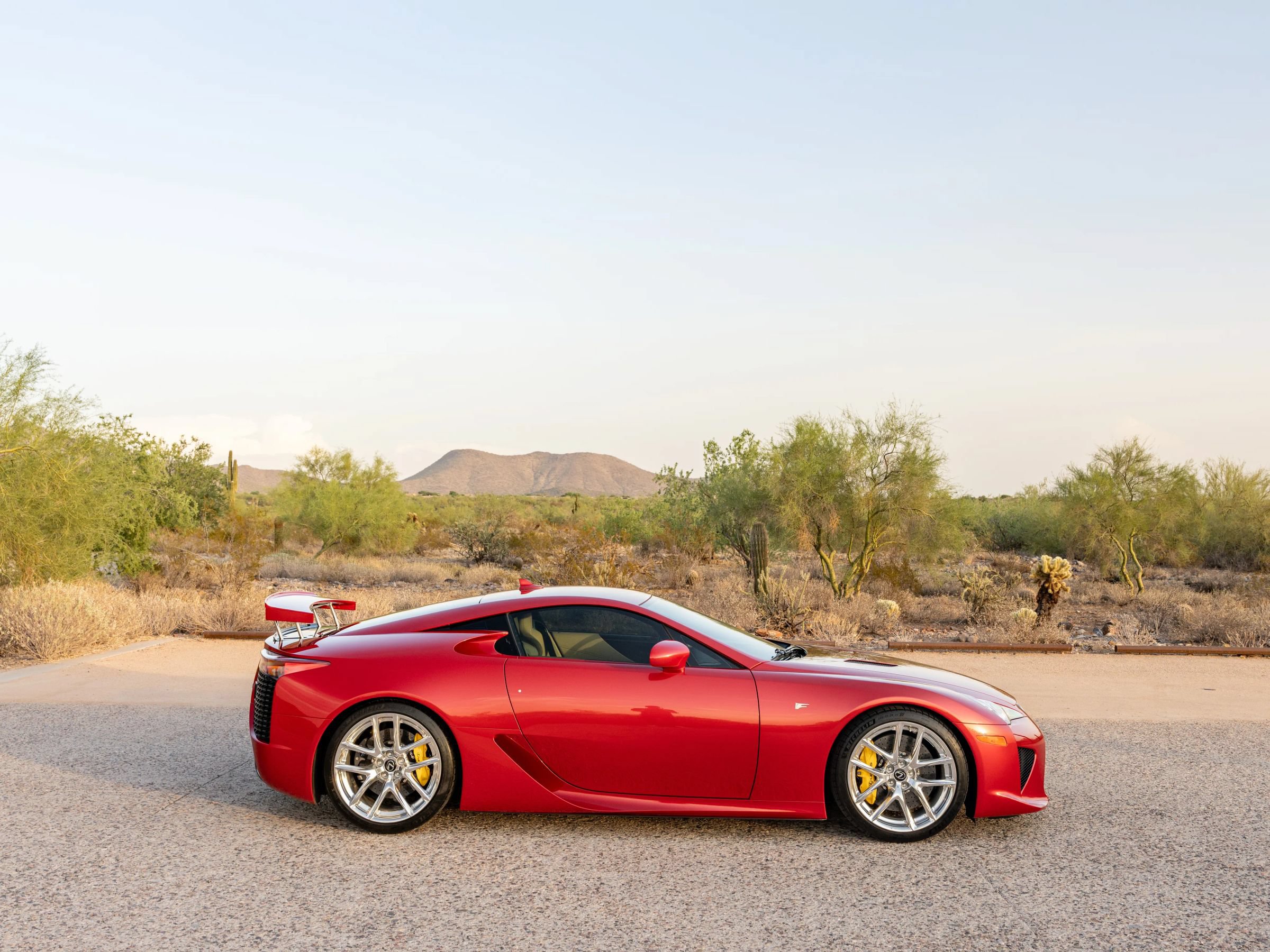 Used 2012 Lexus LFA RWD image 27