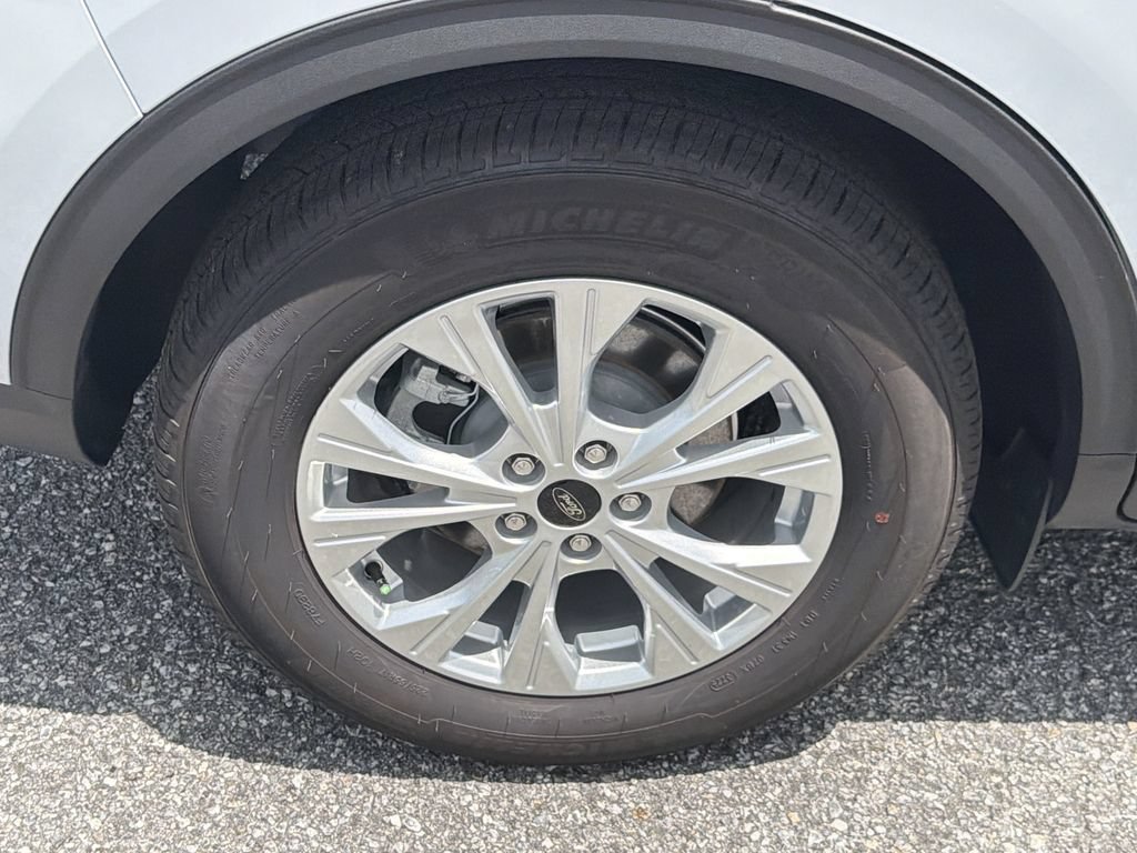 Used 2026 Ford Escape Active w/ Cold Weather Package FWD image 18
