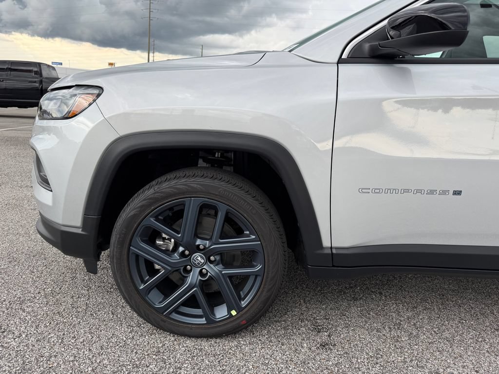 New 2026 Jeep Compass Latitude AWD/4WD image 24
