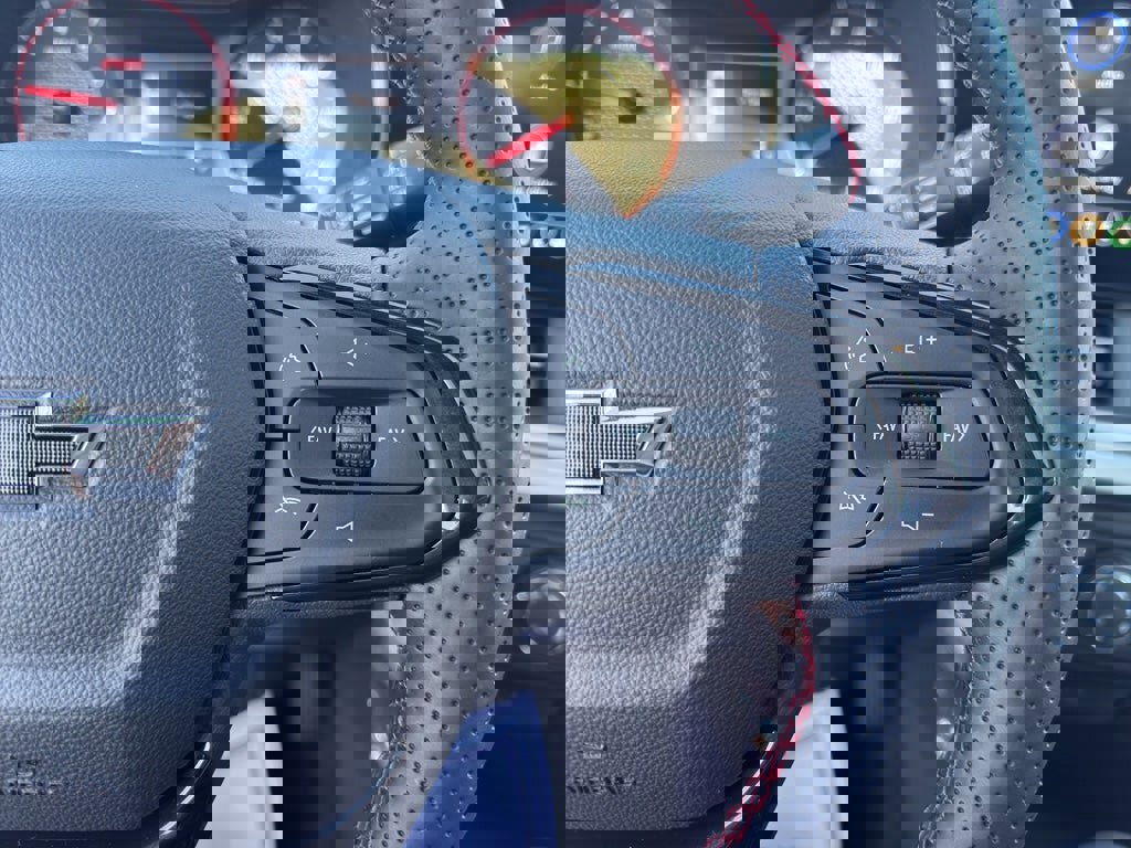 New 2026 Chevrolet Trax RS w/ Sunroof Package image 20