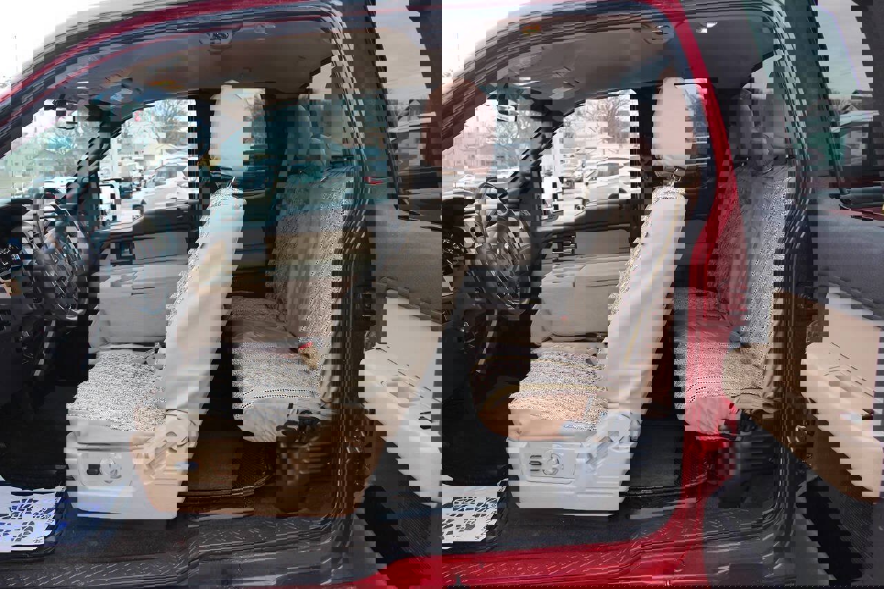 Used 2013 Ford F150 XLT w/ XLT Chrome Pkg image 9