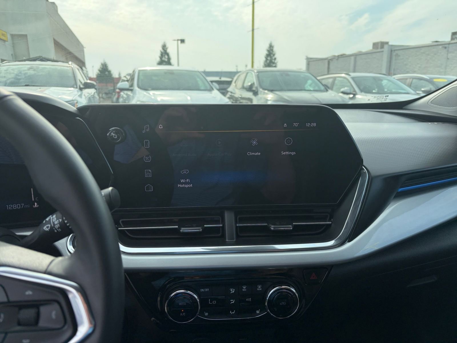 Used 2025 Chevrolet Trax LT w/ LT Convenience Package image 21