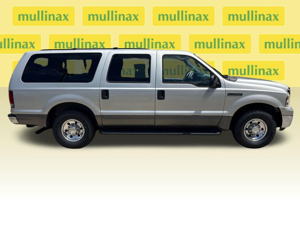 Used 2005 Ford Excursion XLS RWD image 2