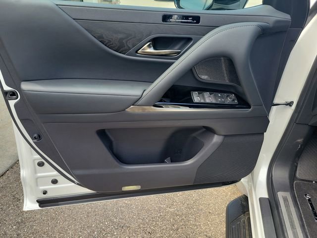 New 2026 Lexus LX 600 4WD w/ Premium Package image 19