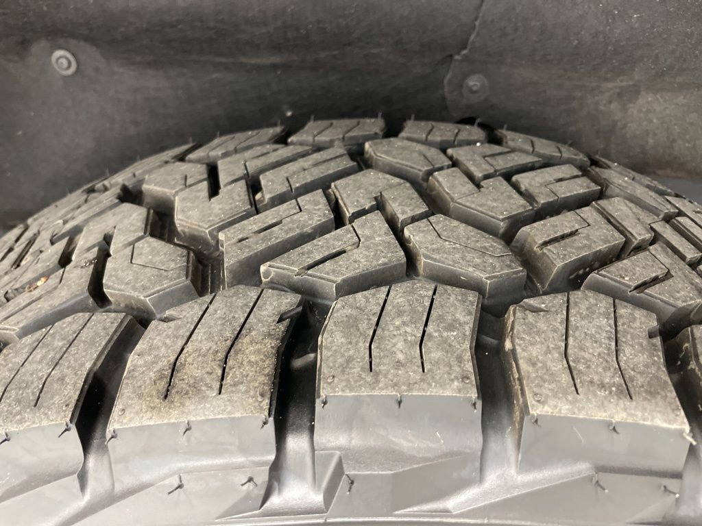 Used 2024 Chevrolet Silverado 1500 RST AWD/4WD image 17