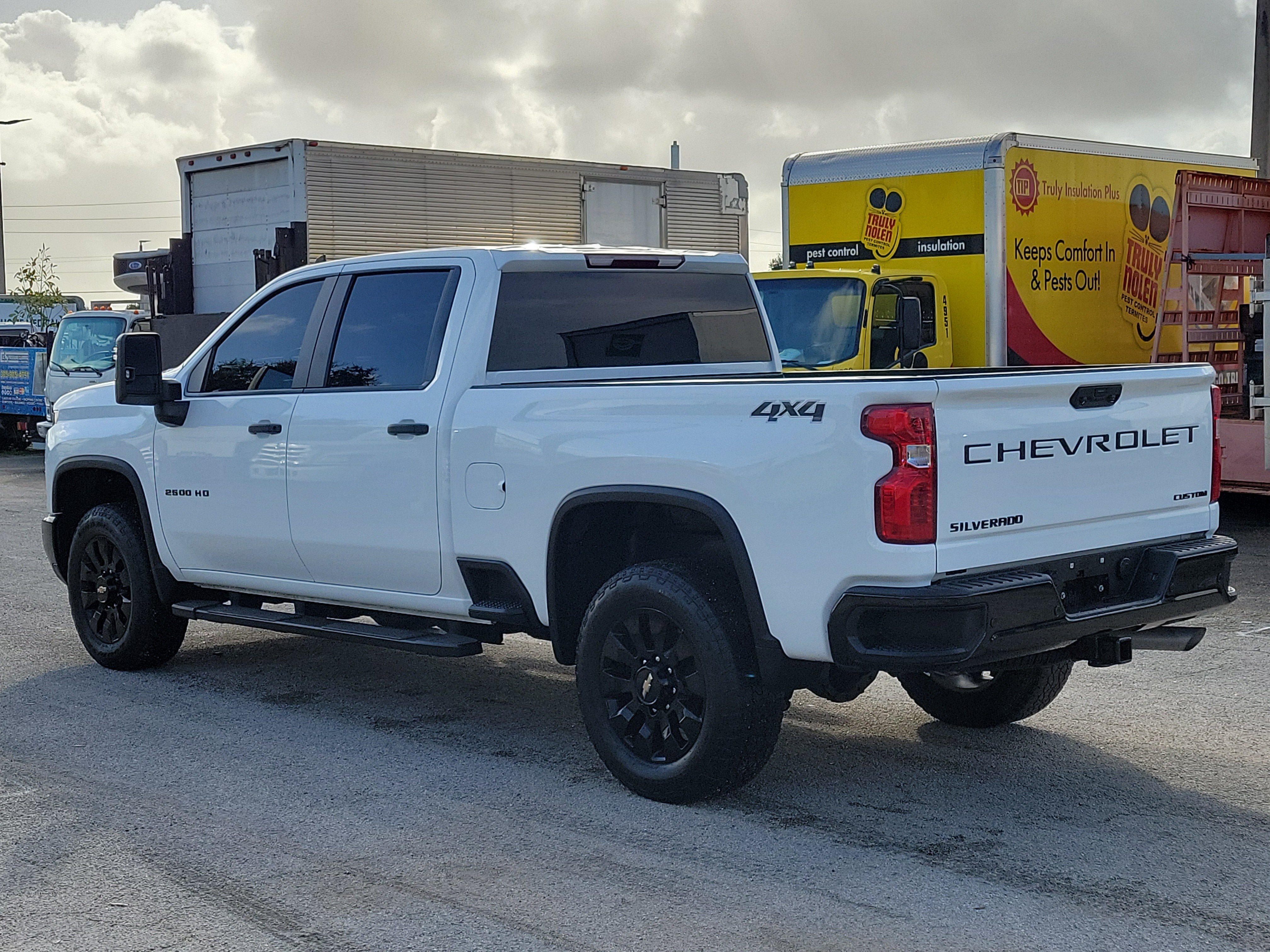Used 2024 Chevrolet Silverado 2500 Custom w/ Custom Value Package AWD/4WD image 3