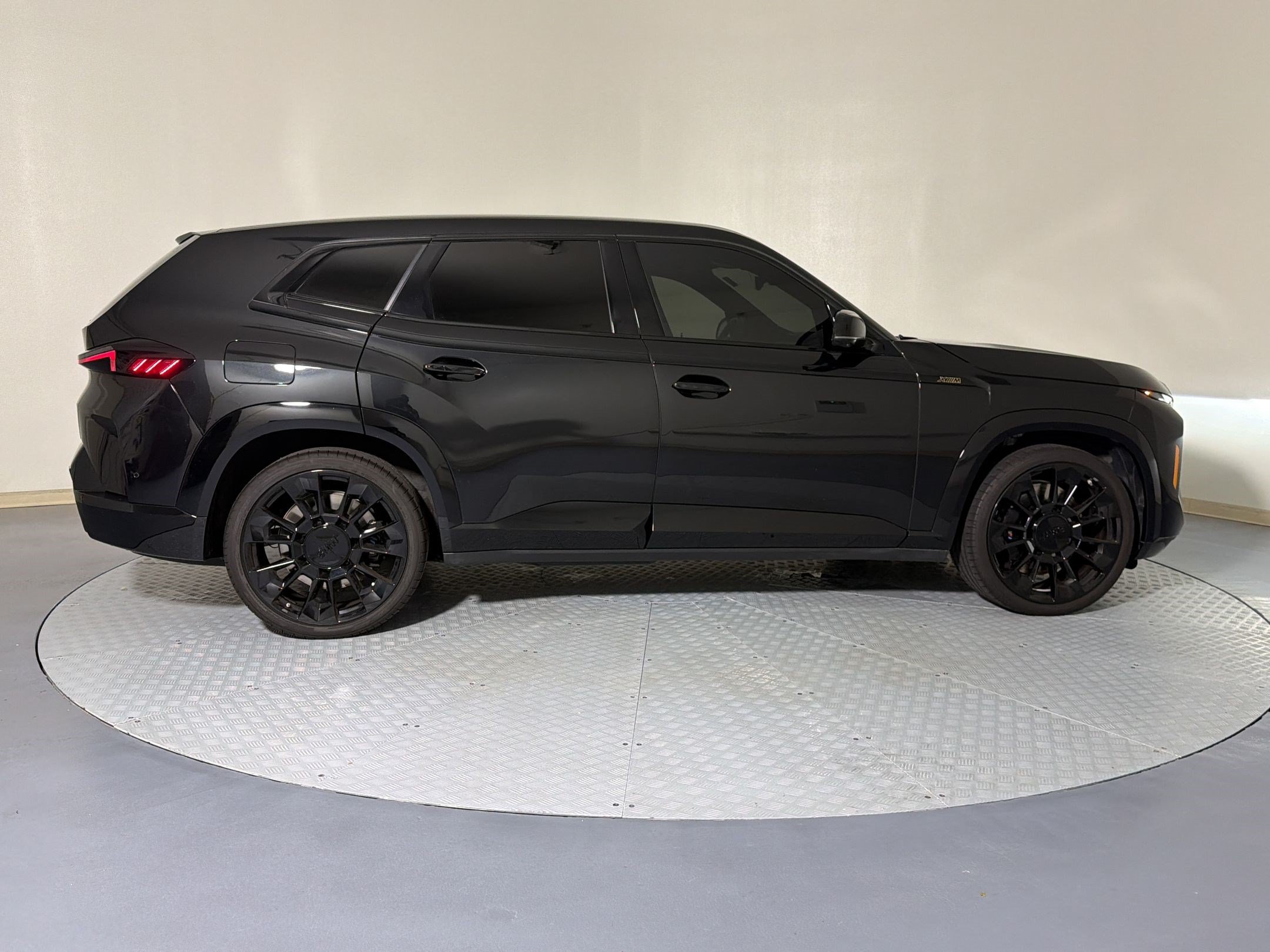 Used 2023 BMW XM AWD/4WD image 8
