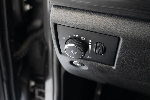 Used 2021 Jeep Grand Cherokee Laredo RWD image 14