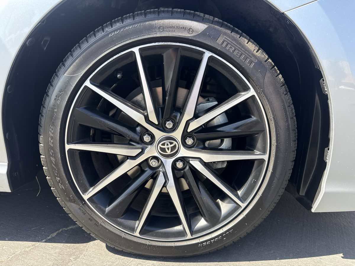 Used 2022 Toyota Camry SE w/ Convenience Package FWD image 9
