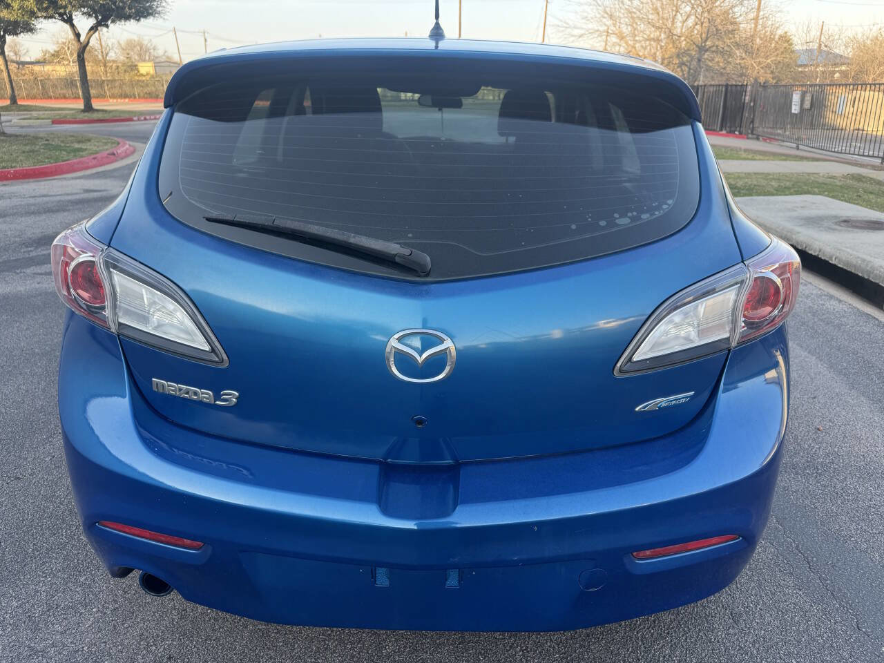 Used 2012 MAZDA MAZDA3 i Touring image 6