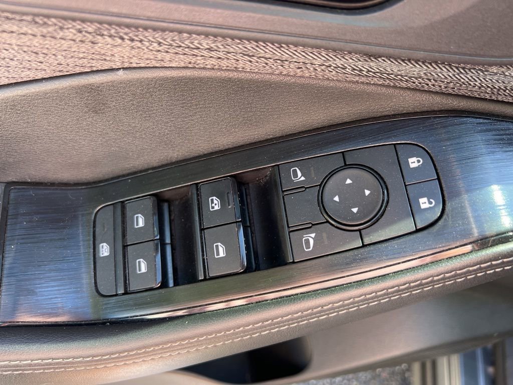 Used 2023 Nissan Rogue SV image 23