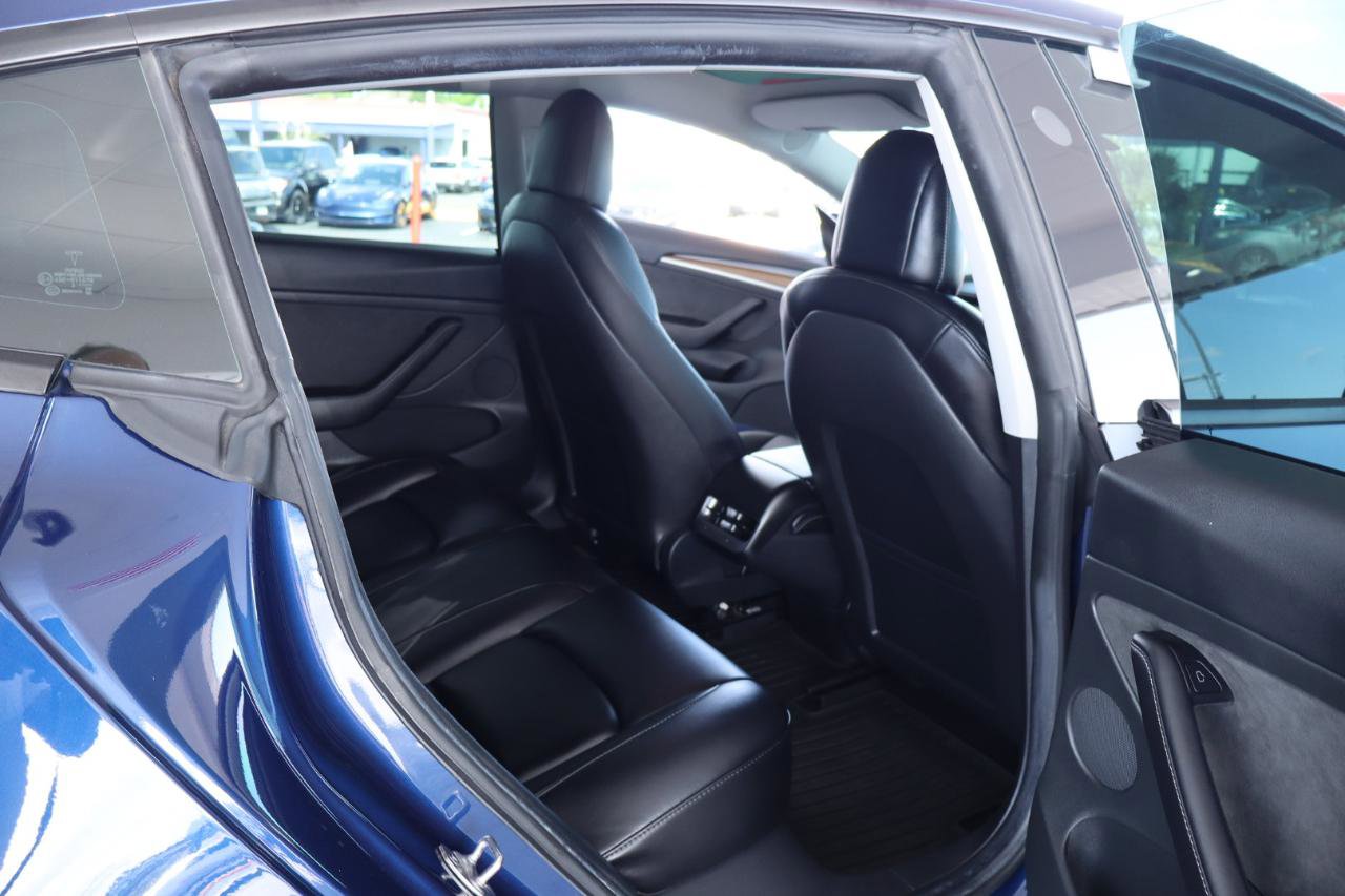 Used 2022 Tesla Model 3 Long Range image 32