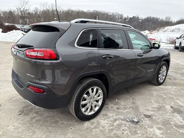 Used 2017 Jeep Cherokee Limited image 5