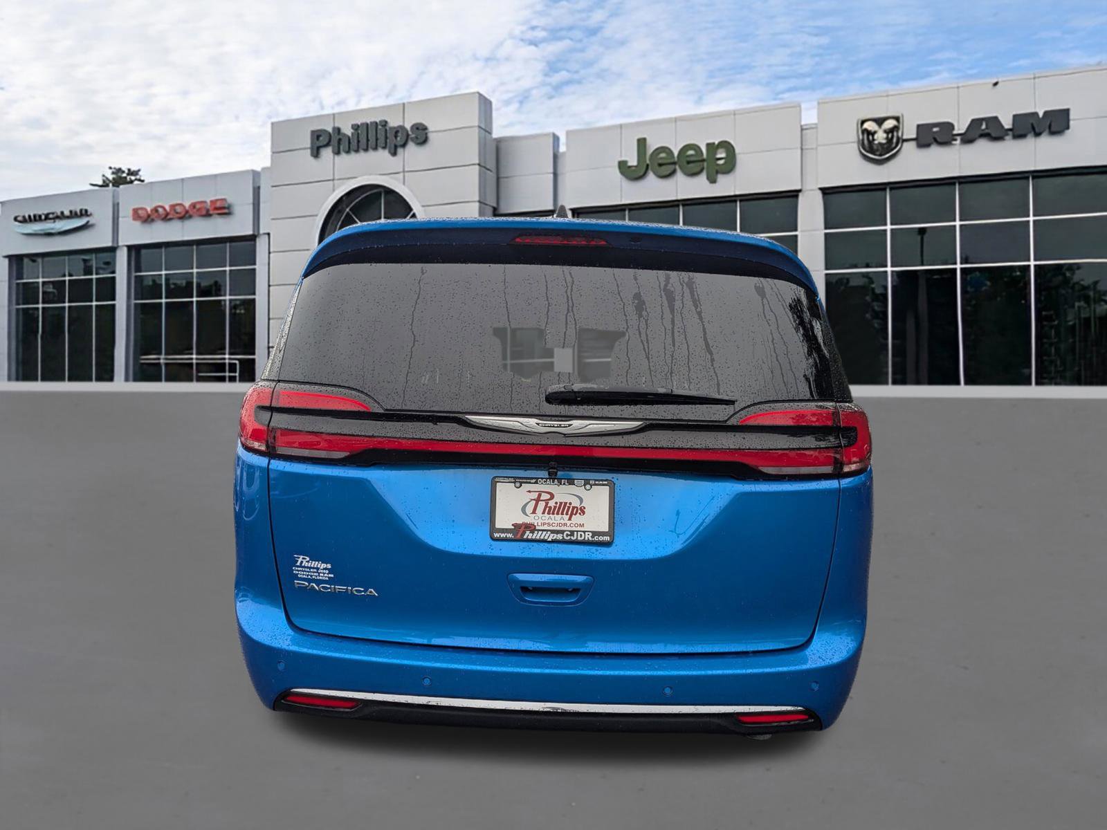 New 2026 Chrysler Pacifica Select FWD image 4