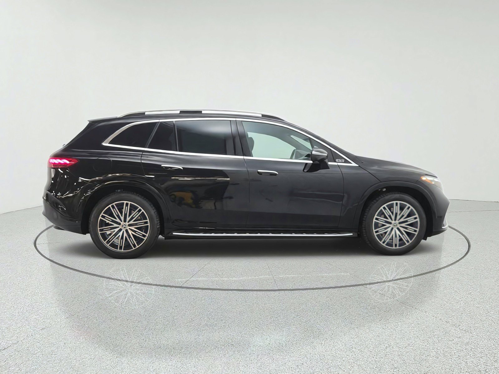 New 2027 Mercedes-Benz EQS 400 4MATIC SUV image 4