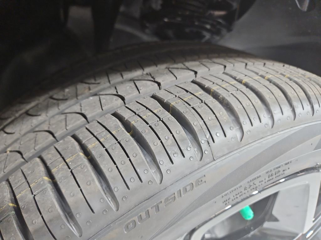 New 2026 Volkswagen Tiguan SE R-Line image 27