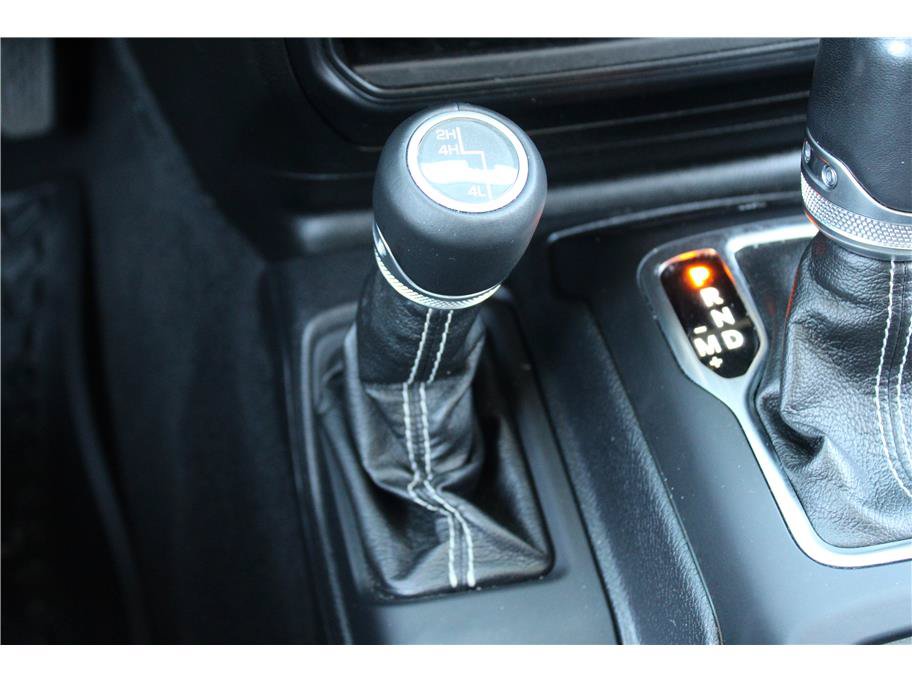 Used 2020 Jeep Wrangler Unlimited Sahara AWD/4WD image 28