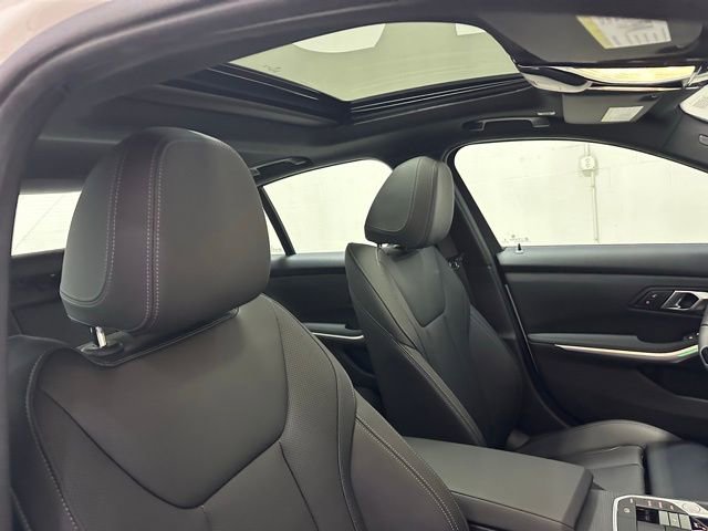 Used 2025 BMW 330i xDrive Sedan w/ Premium Package image 41