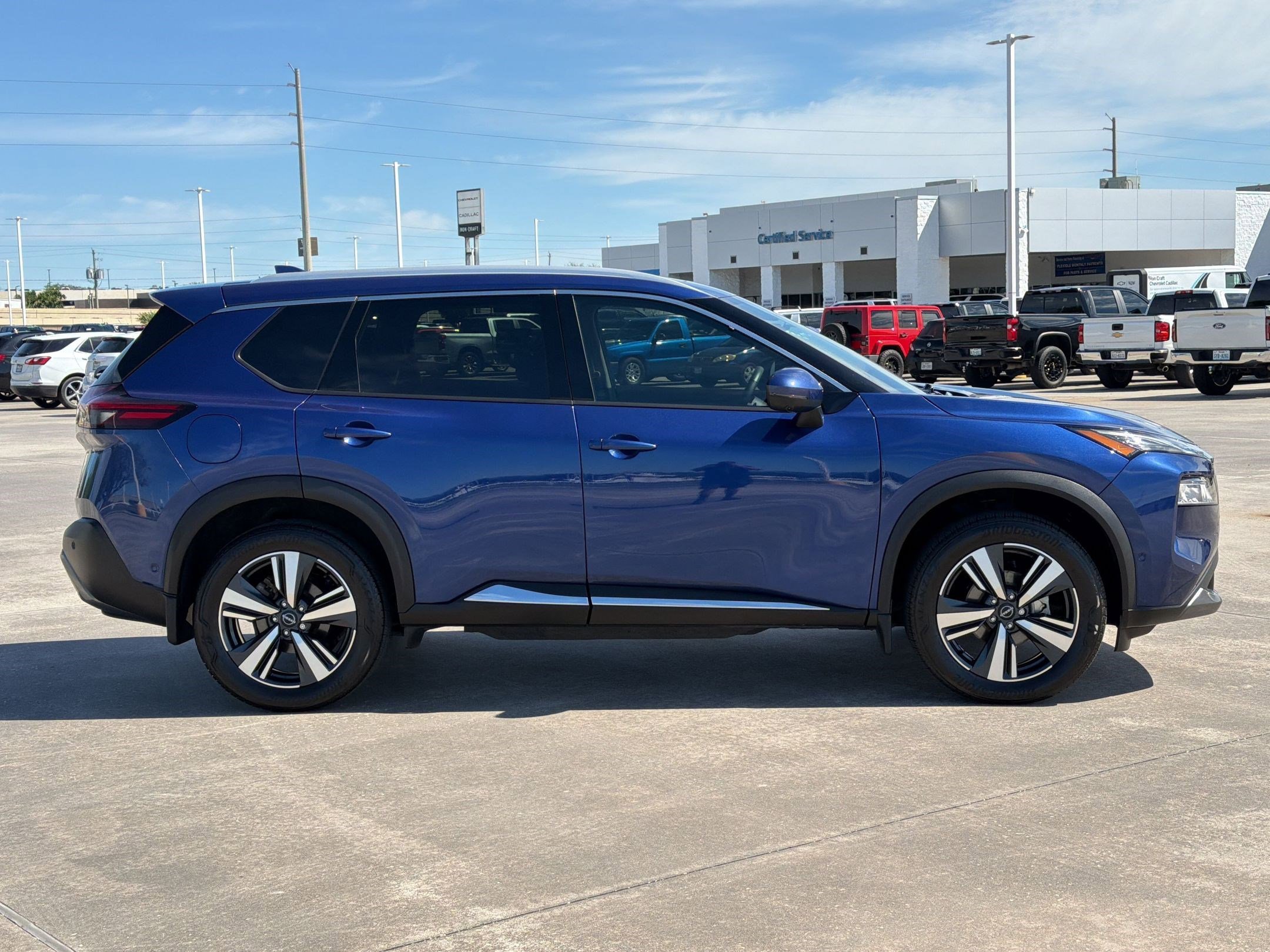 Used 2023 Nissan Rogue SL w/ SL Premium Package image 8