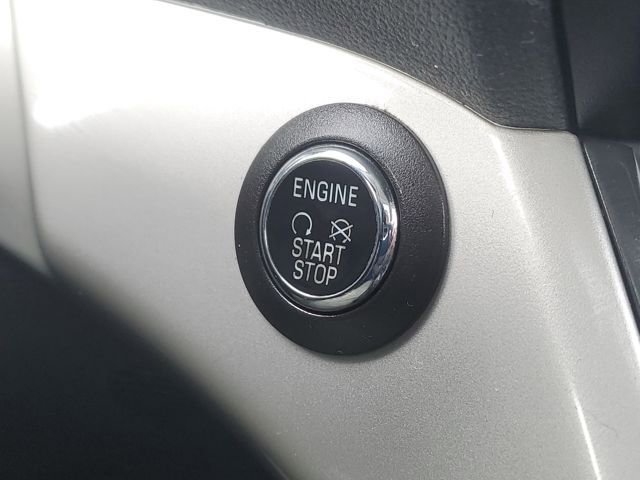 Used 2013 Ford C-MAX SEL image 17