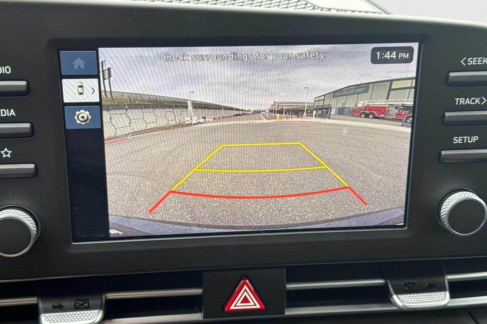 Used 2025 Hyundai Elantra SE image 24