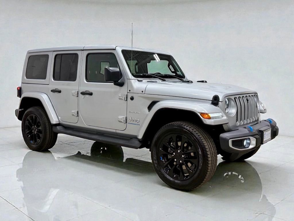 Used 2023 Jeep Wrangler Sahara w/ Cold Weather Group image 7
