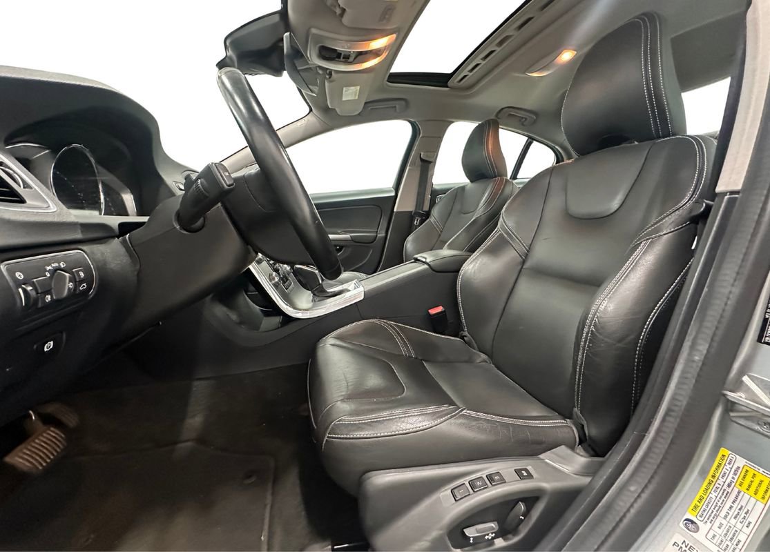 Used 2018 Volvo S60 T5 Dynamic w/ Vision Package image 11