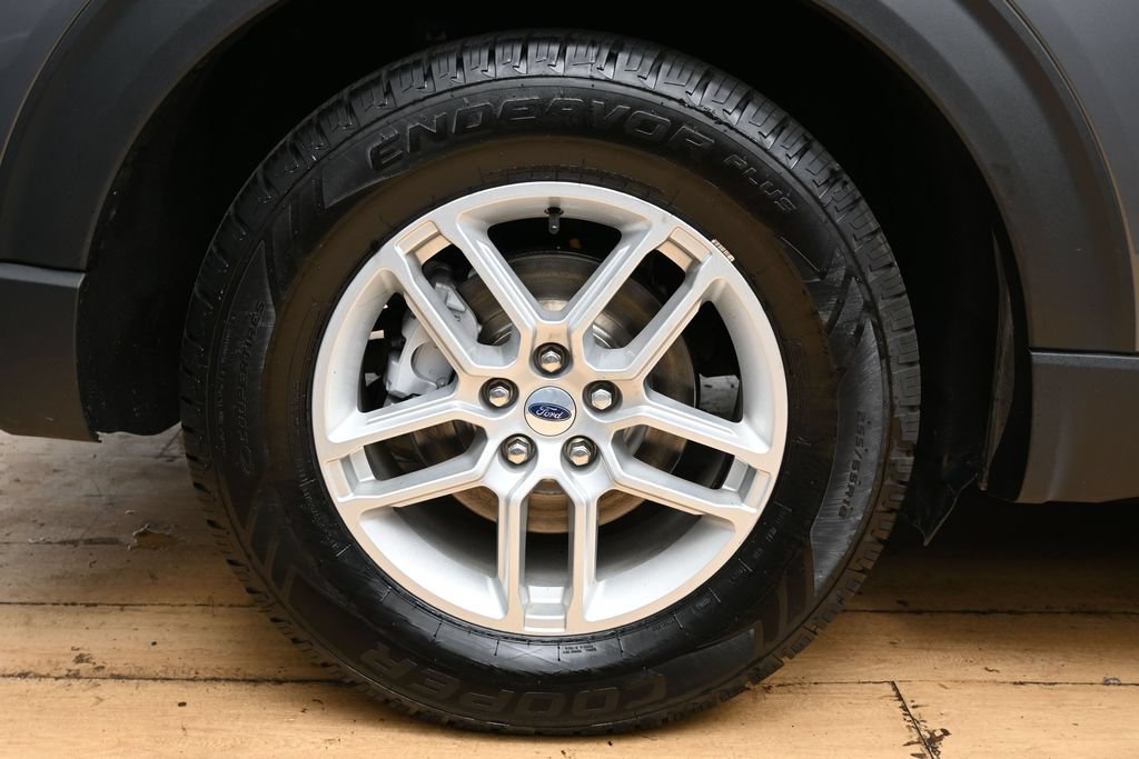 Used 2025 Ford Explorer Active RWD image 17