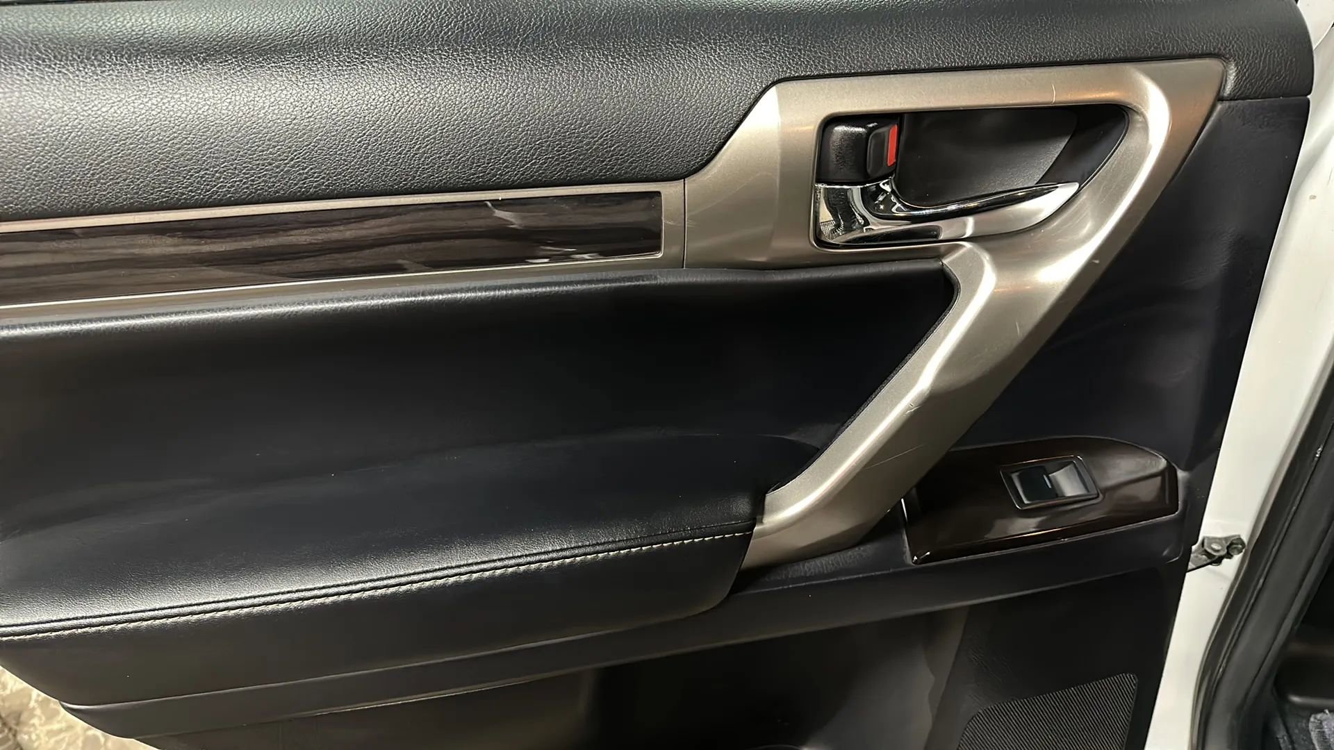 Used 2014 Lexus GX 460 image 12