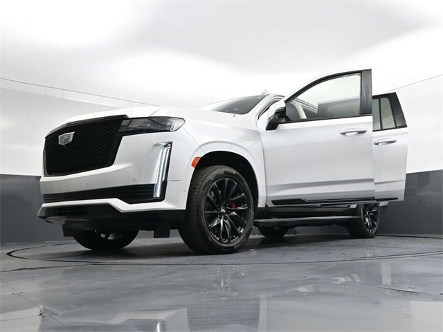 Used 2023 Cadillac Escalade ESV Sport Platinum w/ LPO, ONYX Package image 37