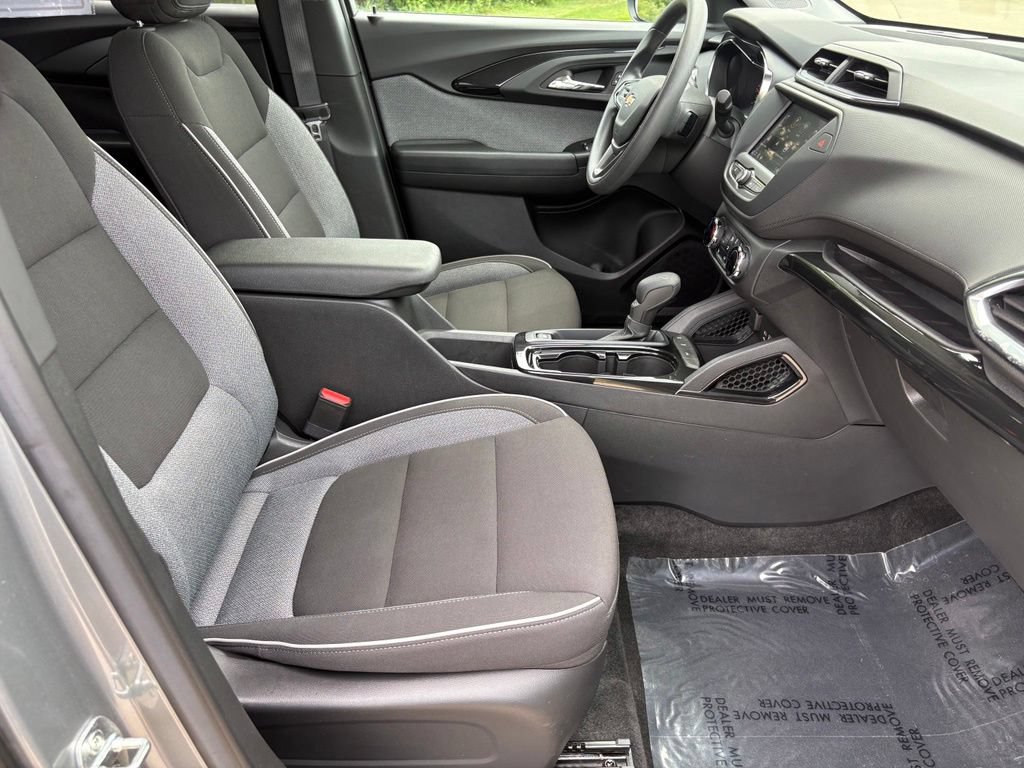 Used 2023 Chevrolet TrailBlazer LT FWD image 27