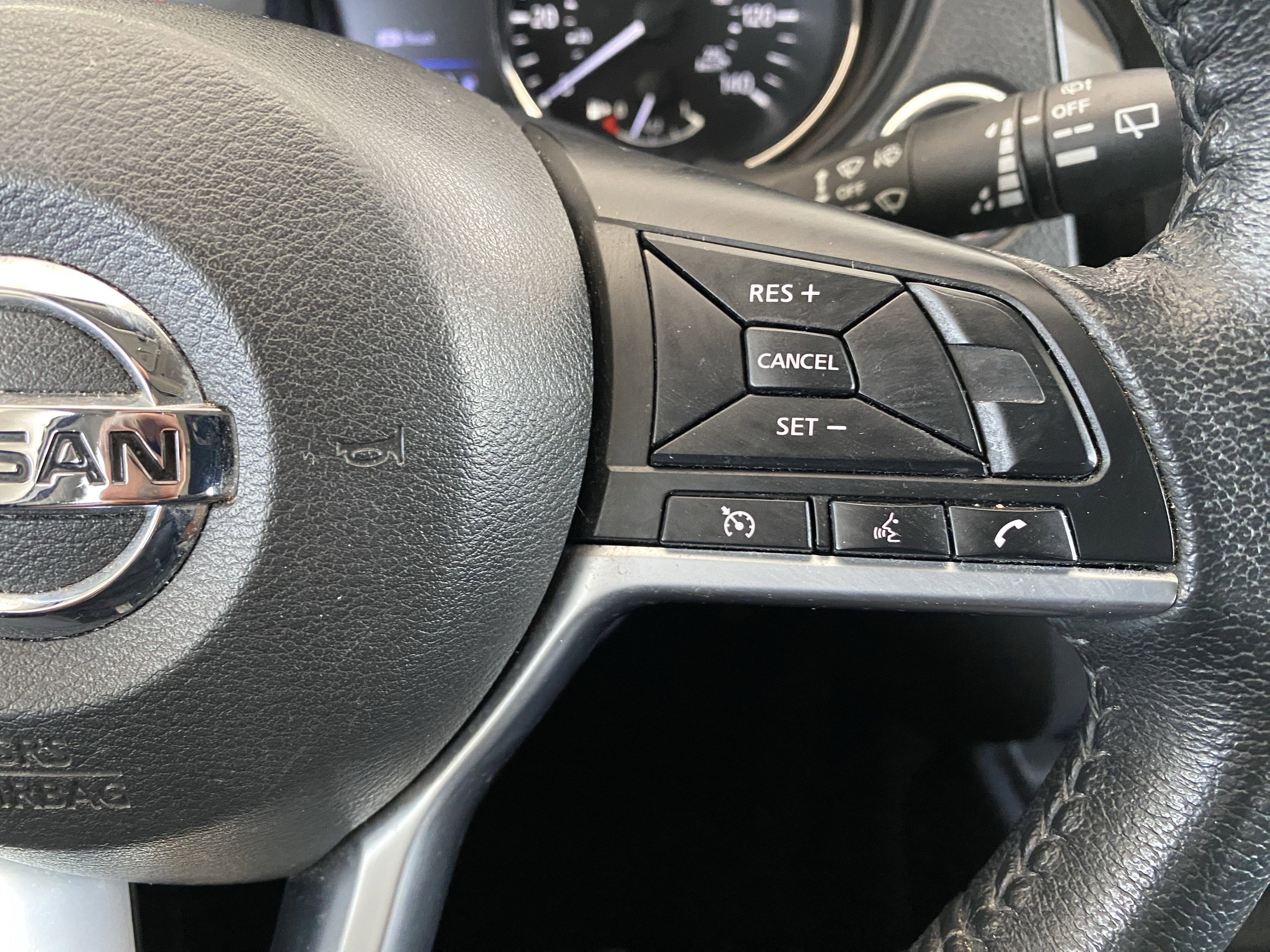 Used 2020 Nissan Rogue SV FWD image 7
