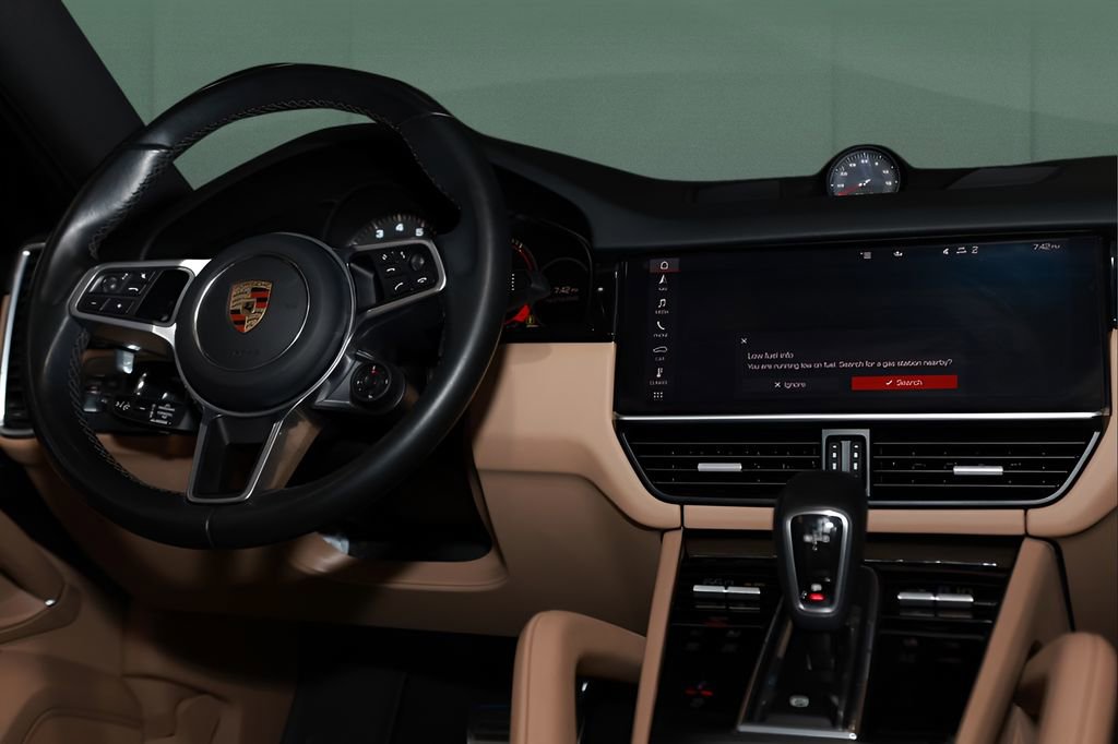 Used 2021 Porsche Cayenne S w/ Premium Package Plus image 40