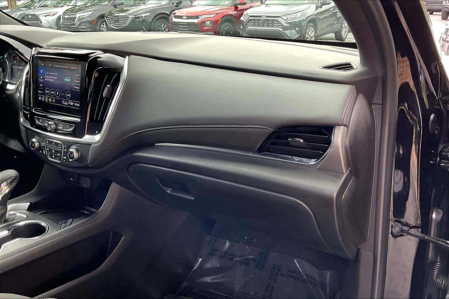 Used 2023 Chevrolet Traverse LT FWD image 16