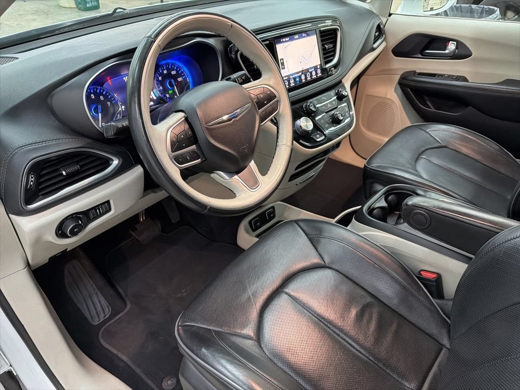 Used 2020 Chrysler Pacifica Limited FWD image 42