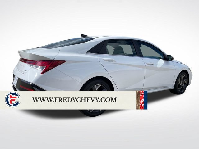 Used 2025 Hyundai Elantra Limited FWD image 5