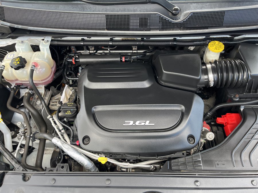 Used 2018 Chrysler Pacifica Touring-L Plus w/ Advanced Safetytec Group FWD image 22