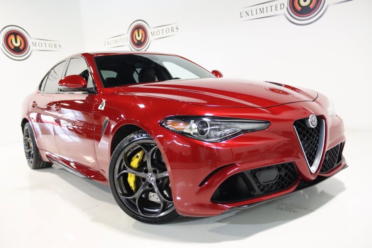 Used 2018 Alfa Romeo Giulia Quadrifoglio w/ Driver Assist Dynamic Package image 11